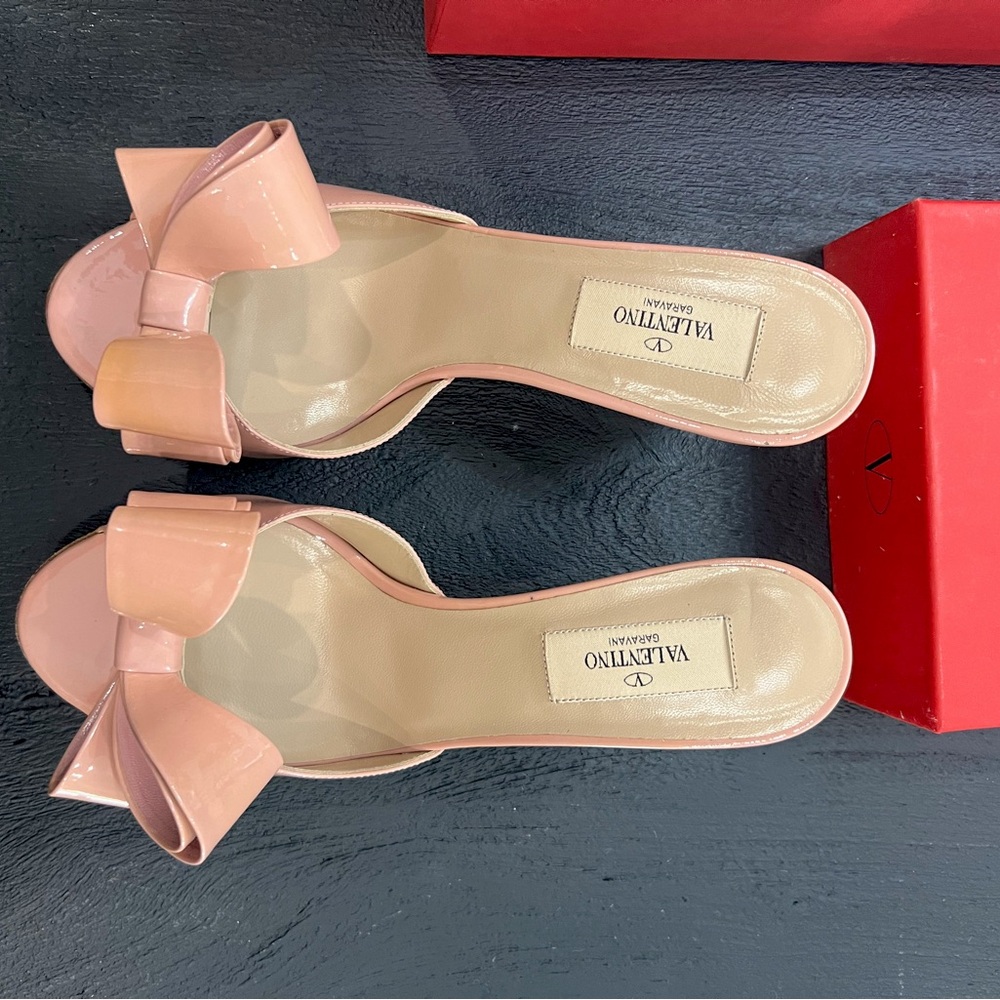Never worn - Valentino Shoes